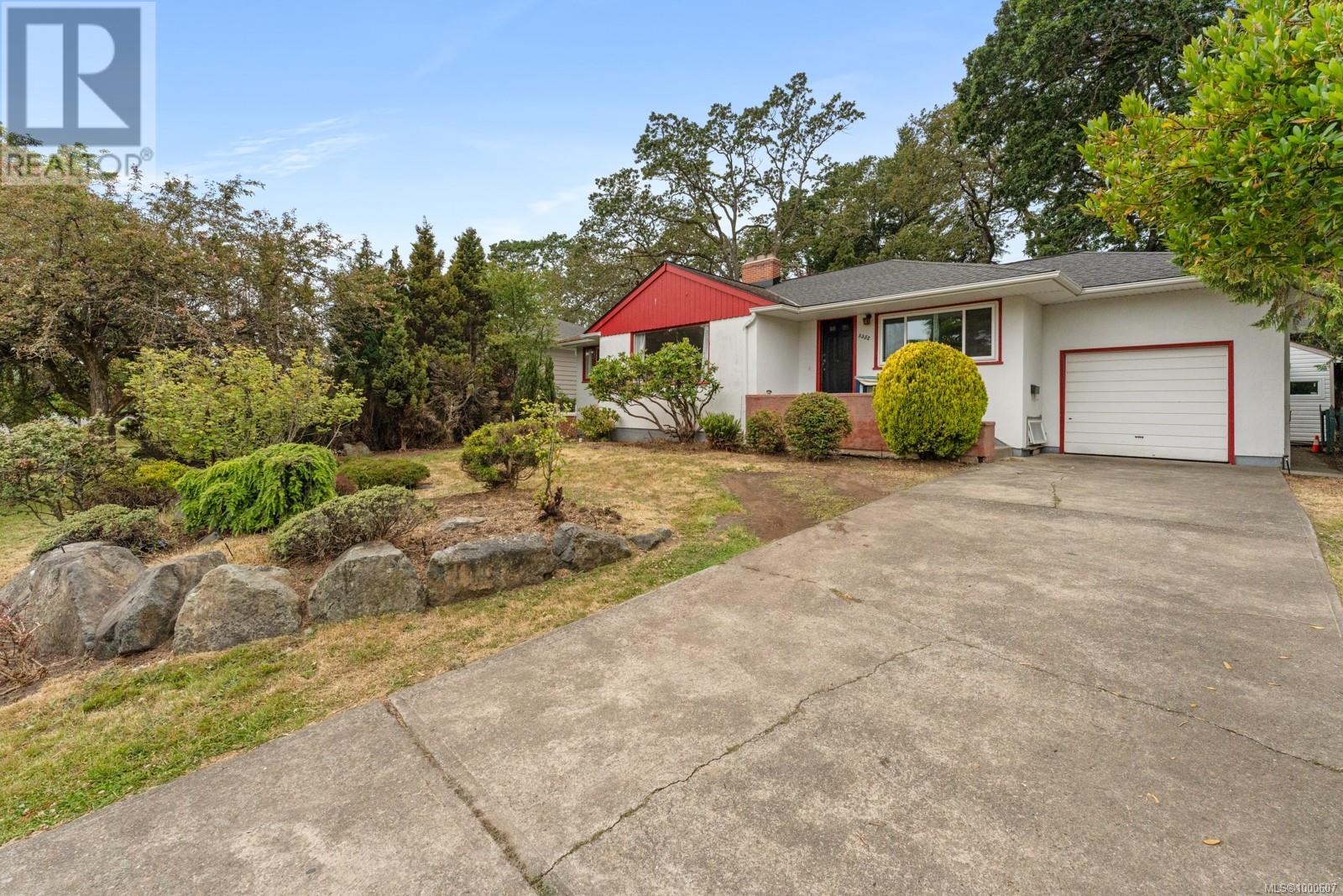 Property at 3352 Henderson Rd image 3