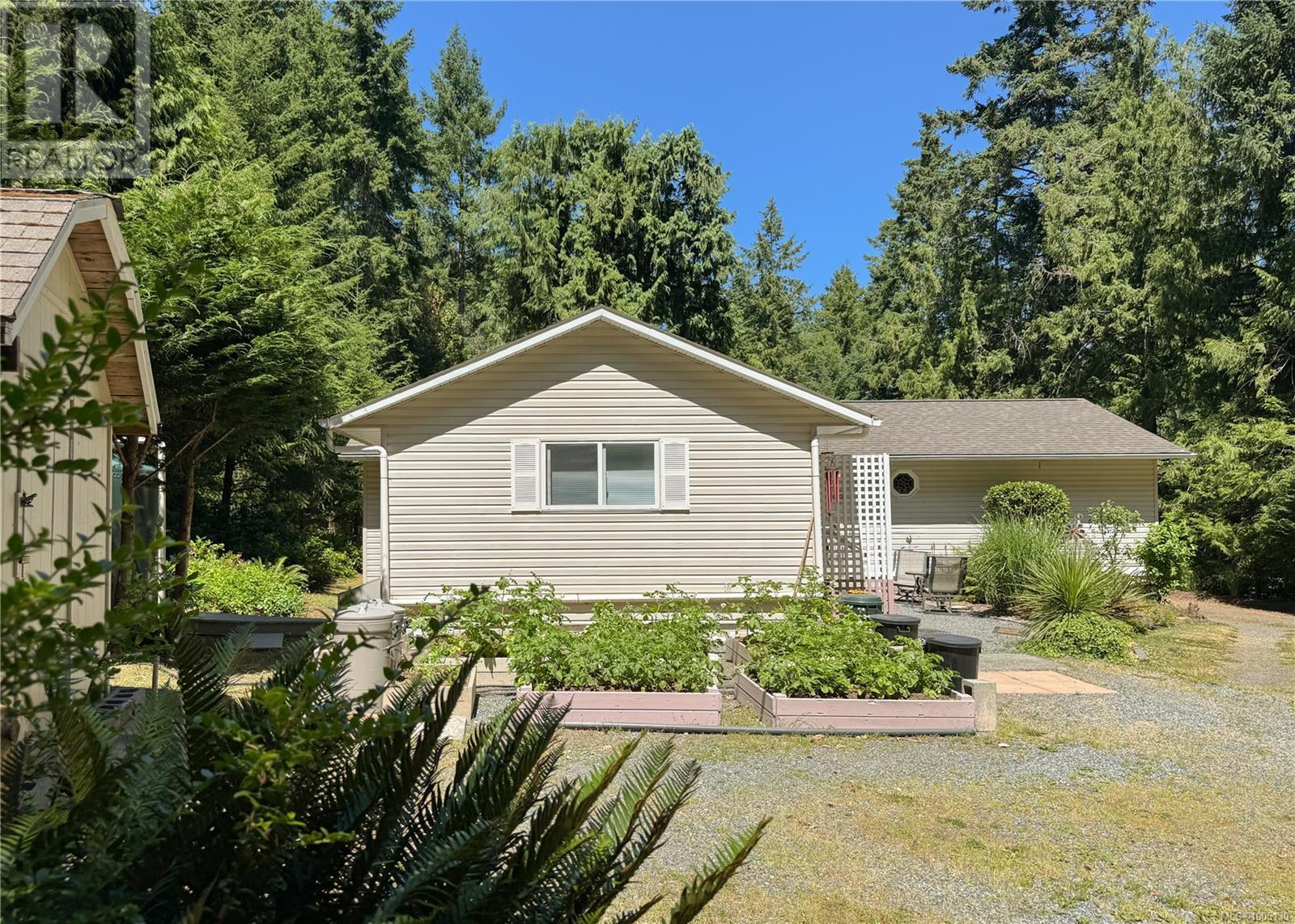 Property at 321 Kirby Rd image 2