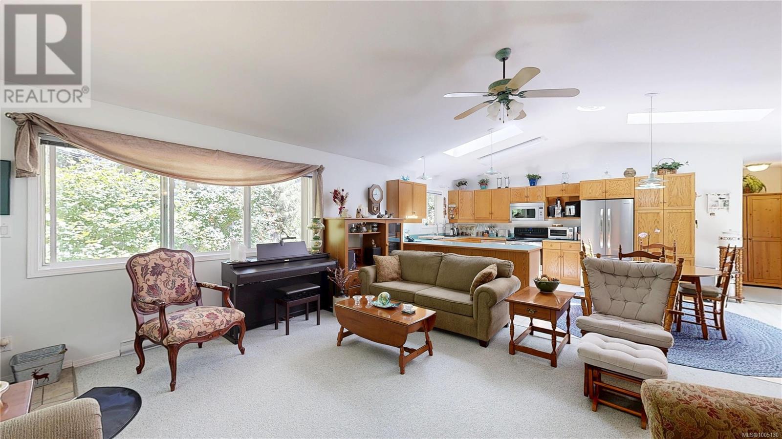 Property at 321 Kirby Rd image 3