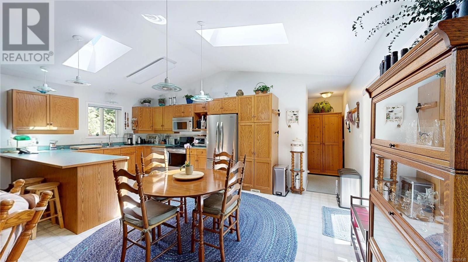 Property at 321 Kirby Rd image 4