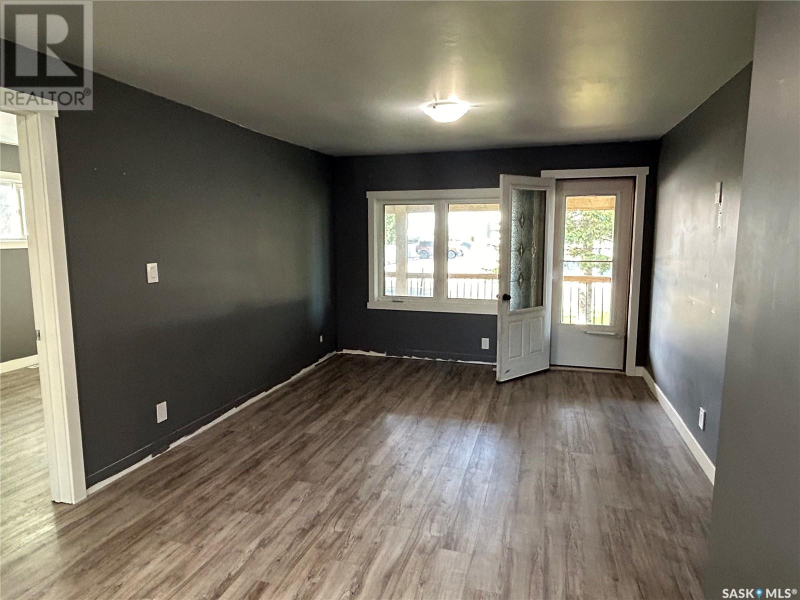 3 Coteau Avenue, Halbrite, Saskatchewan  S0C 1H0 - Photo 15 - SK011330