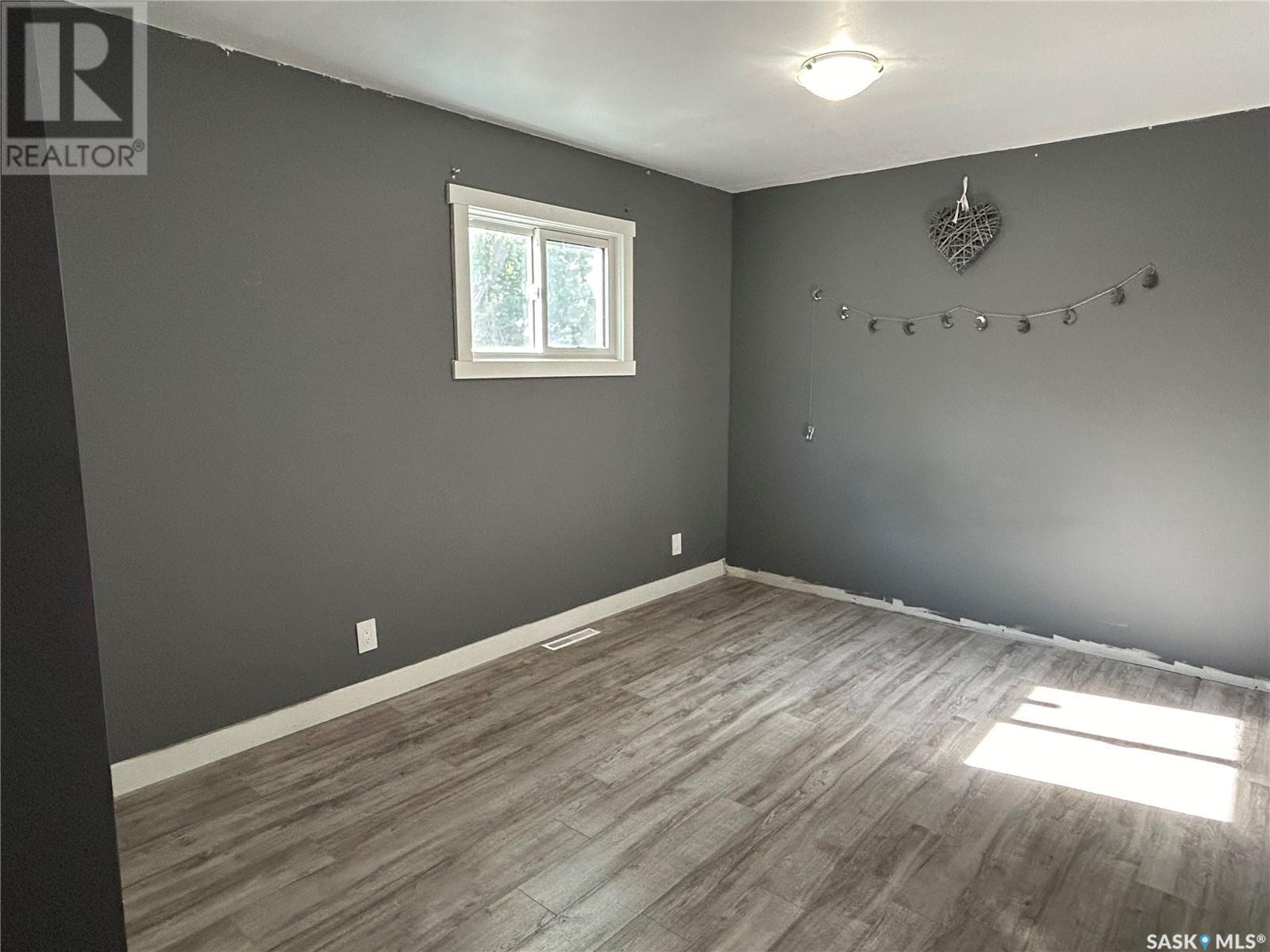 3 Coteau Avenue, Halbrite, Saskatchewan  S0C 1H0 - Photo 17 - SK011330