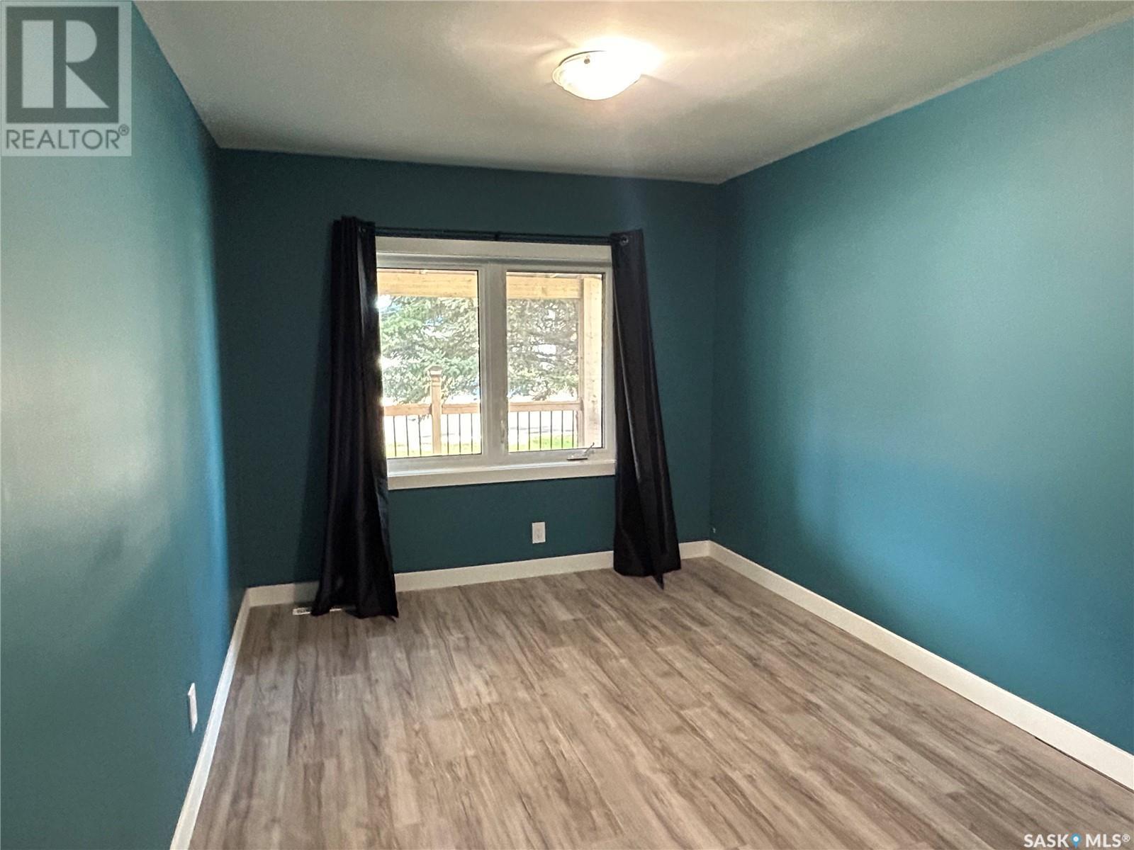 3 Coteau Avenue, Halbrite, Saskatchewan  S0C 1H0 - Photo 19 - SK011330