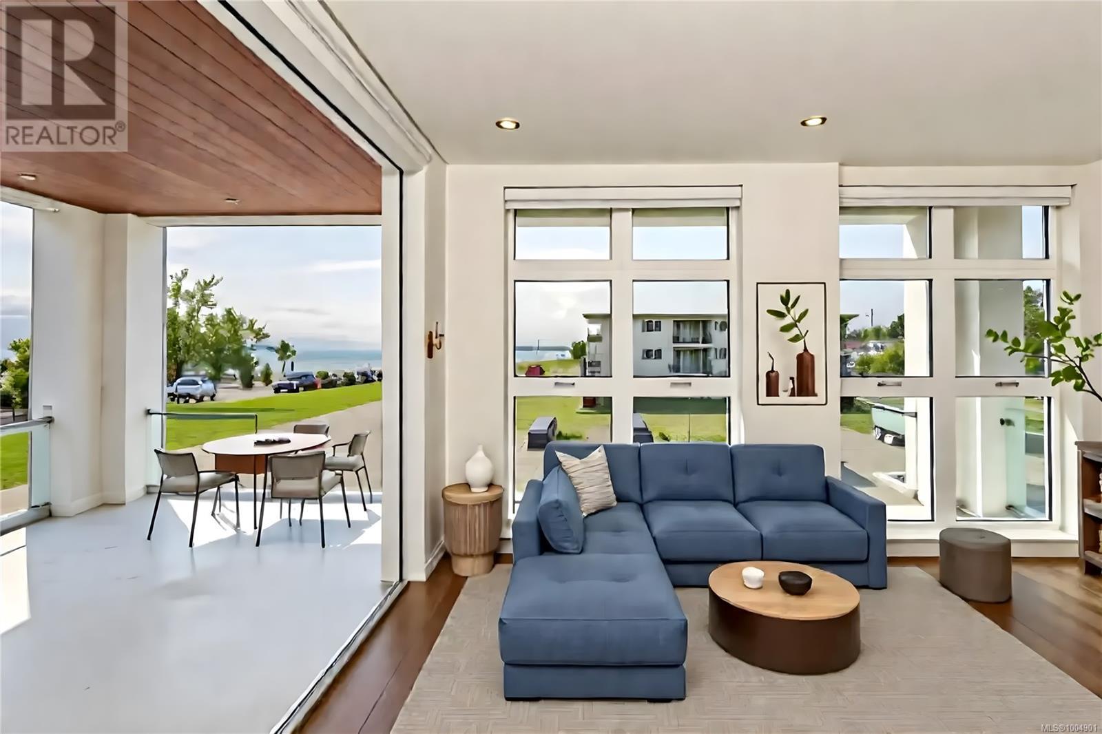 204 9570 Fifth St, Sidney, British Columbia