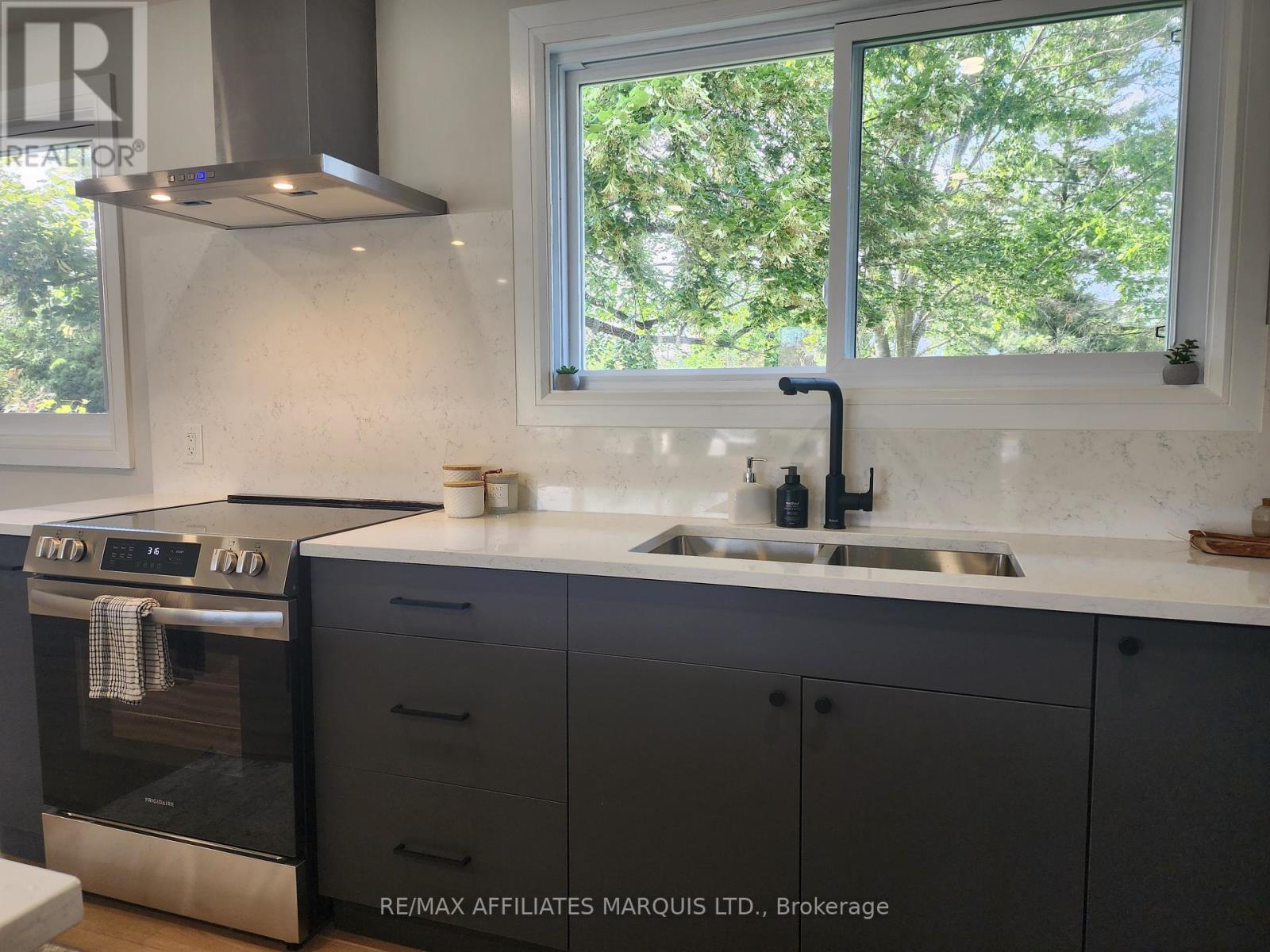Property at 1409 LEONARD AVENUE image 5
