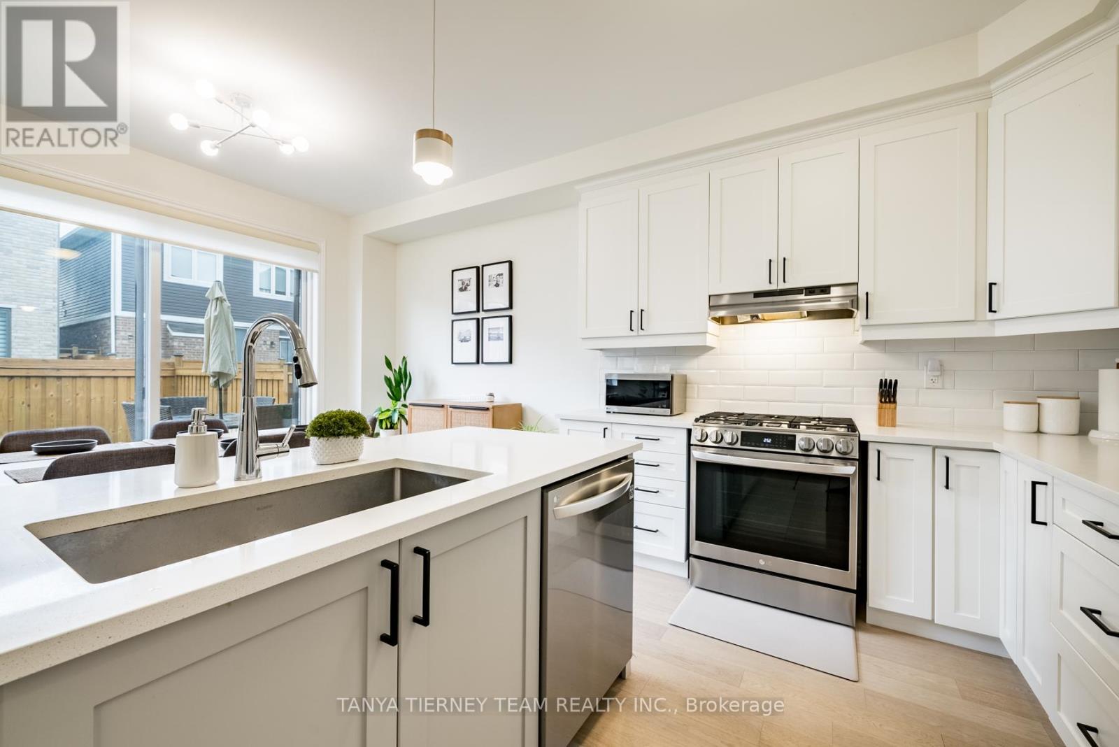 24 Lockyer Drive, Whitby, Ontario  L1P 0M1 - Photo 16 - E12257701
