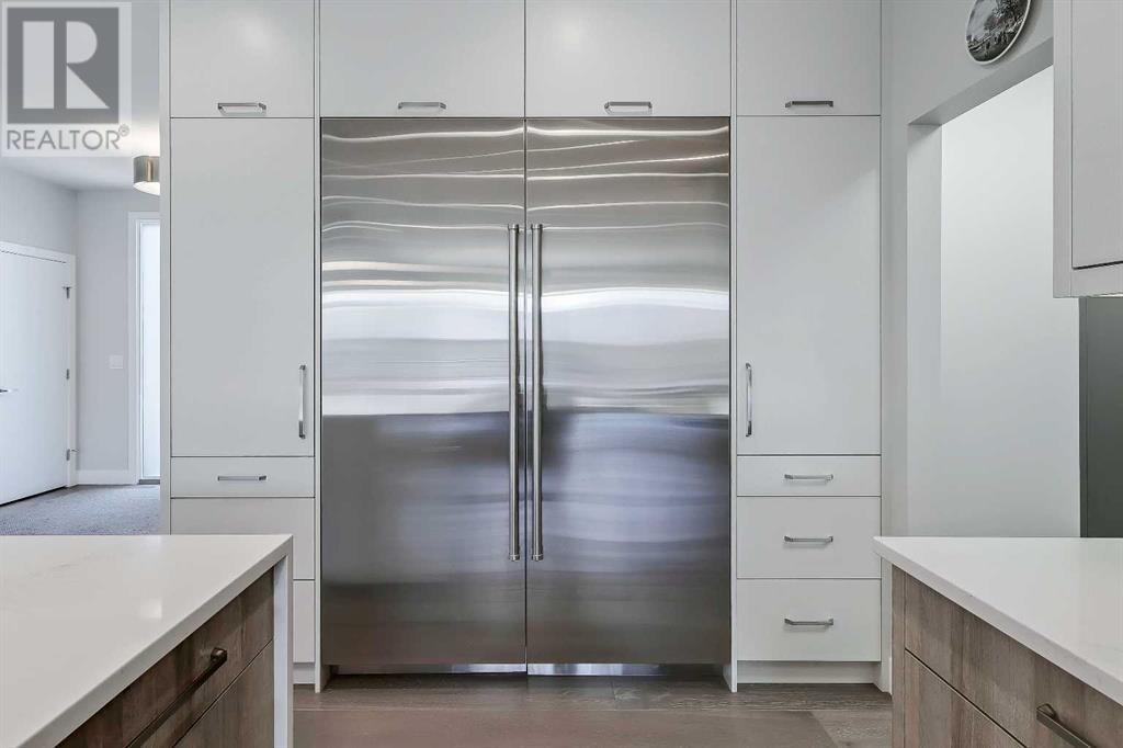 Property at 2024 27 Street SW image 5