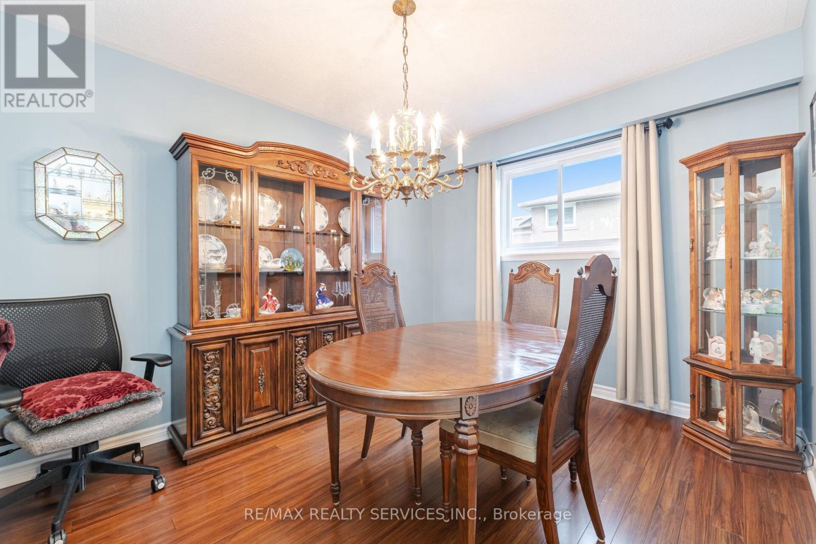 Property at 5 DANESBURY CRESCENT image 4