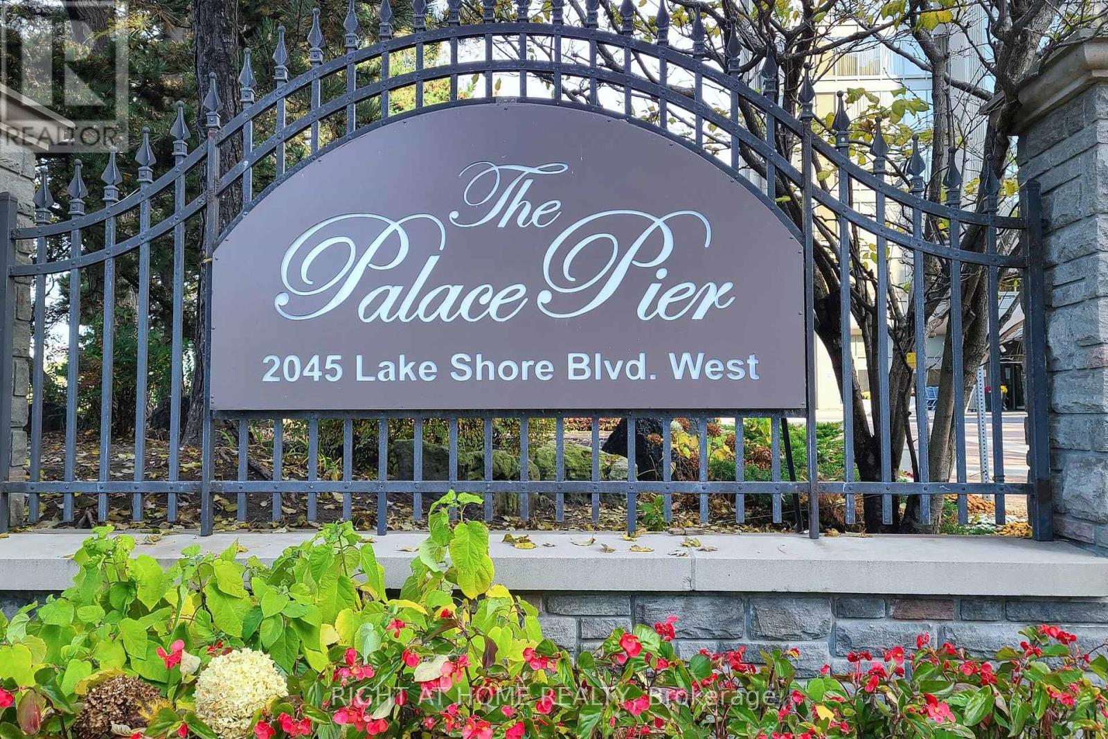 507 - 2045 LAKE SHORE BOULEVARD W, Toronto, Ontario