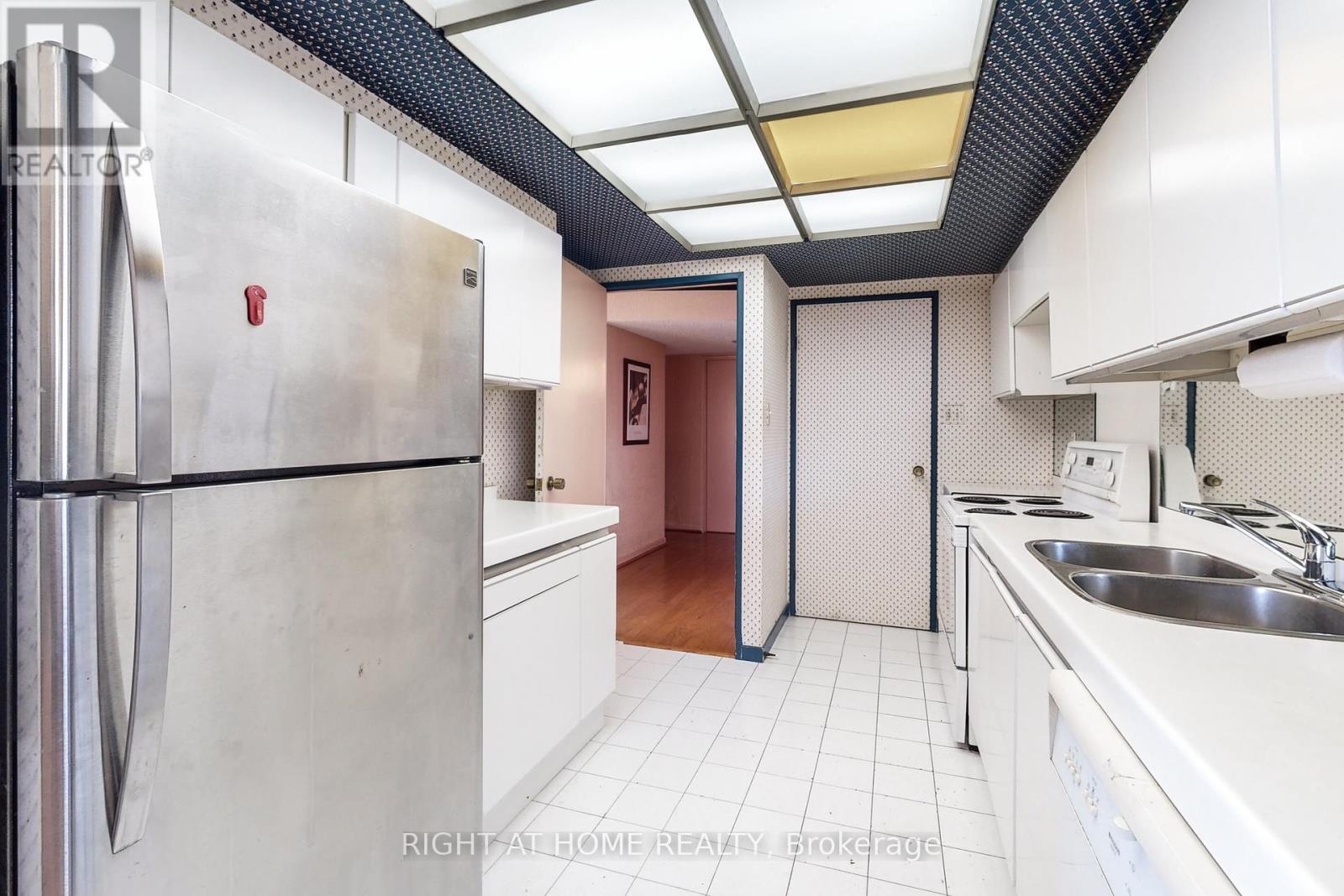 507 - 2045 Lake Shore Boulevard W, Toronto, Ontario  M8V 2Z6 - Photo 31 - W12257690