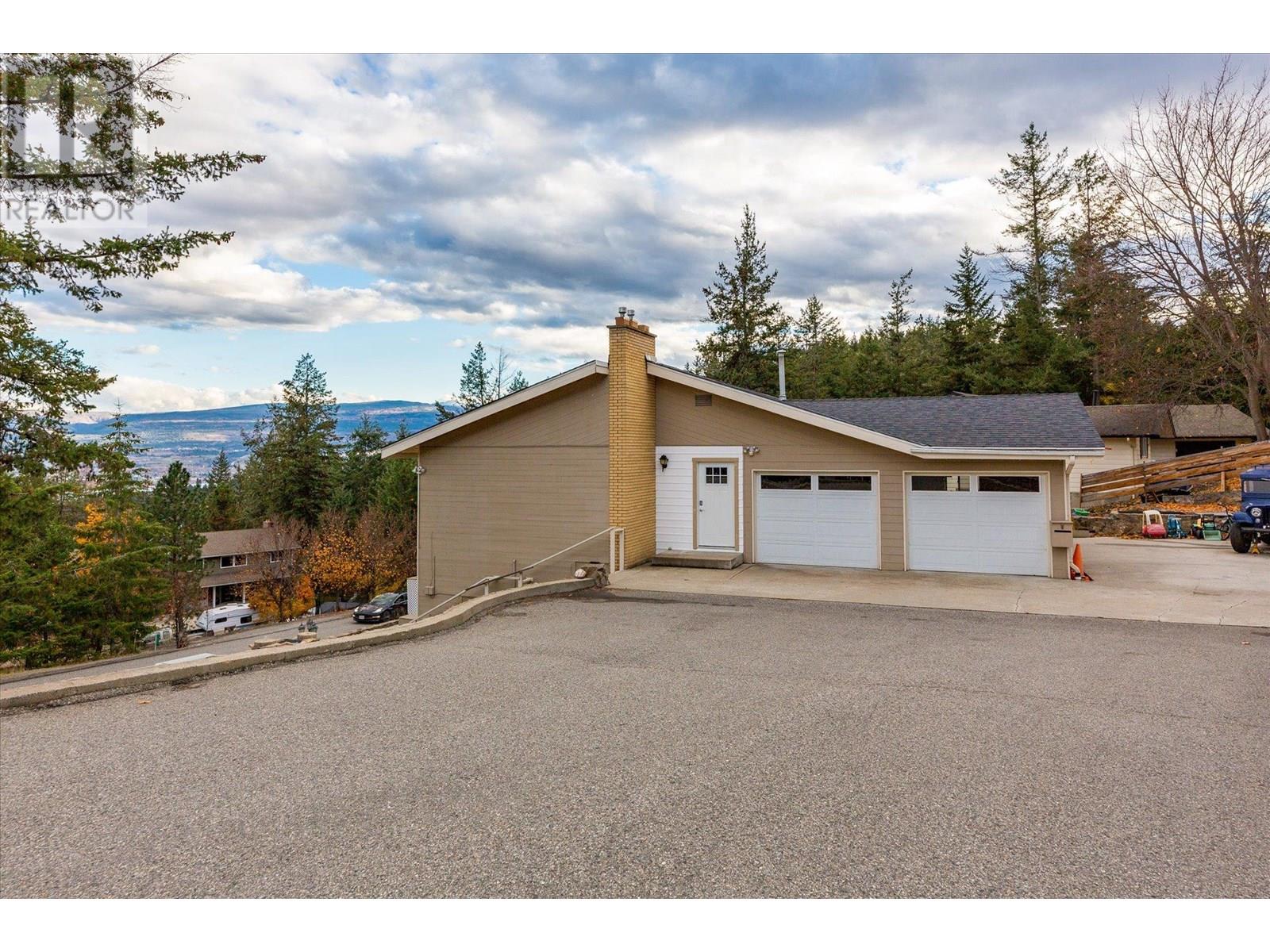 1572 Parkinson Road, West Kelowna, British Columbia