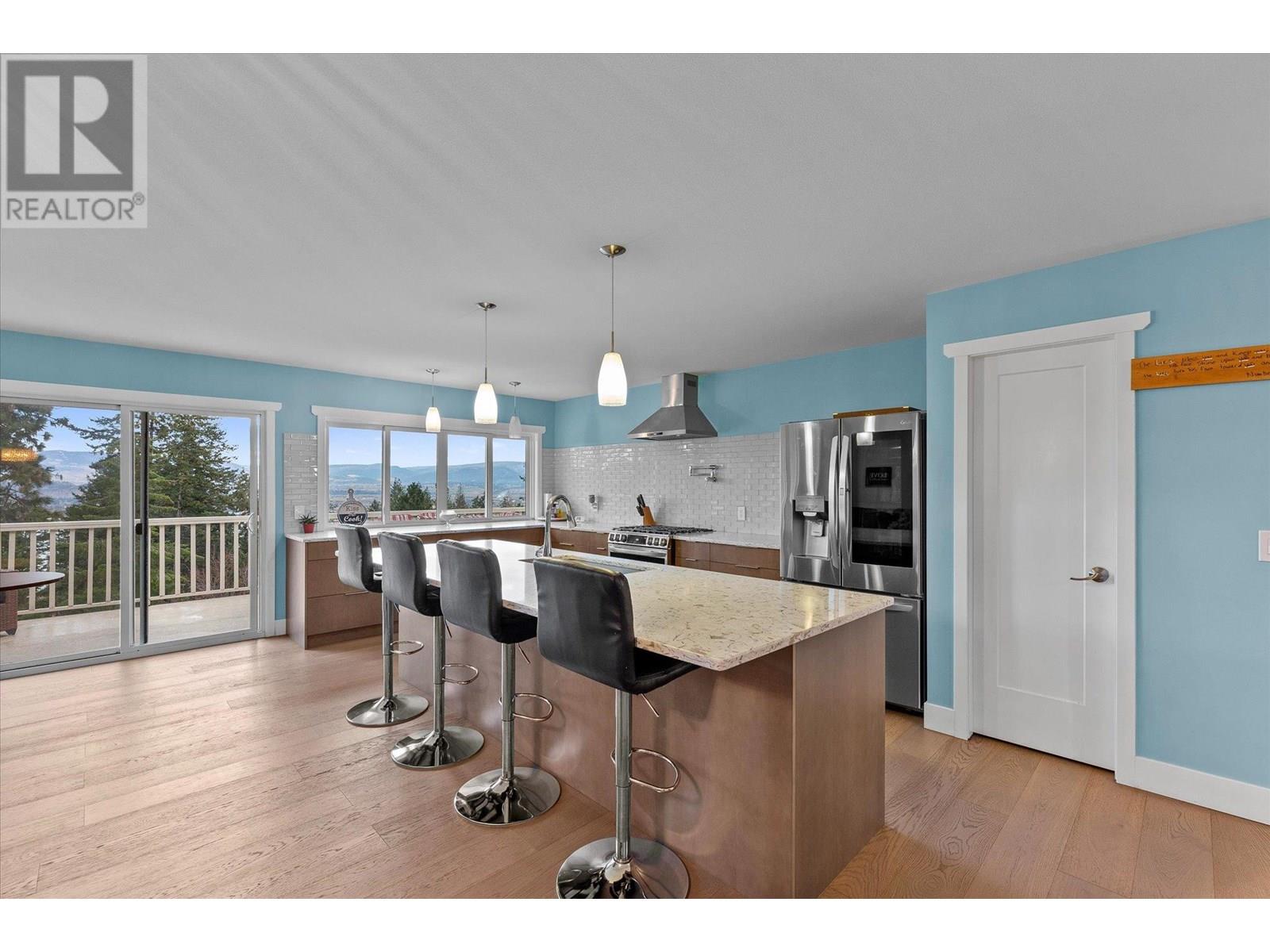 Property at 1572 Parkinson Road image 3