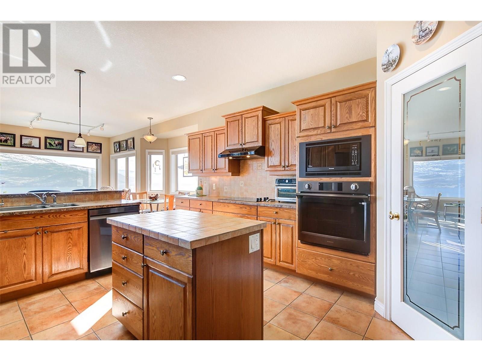 Property at 6469 Bulyea Avenue image 3
