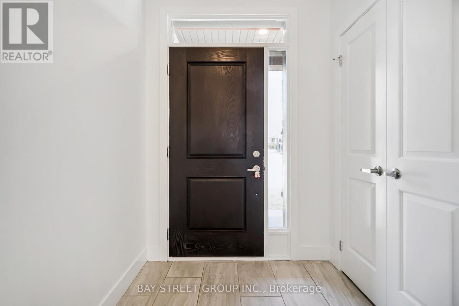 Property at 15 - 745 CHELTON ROAD image 5