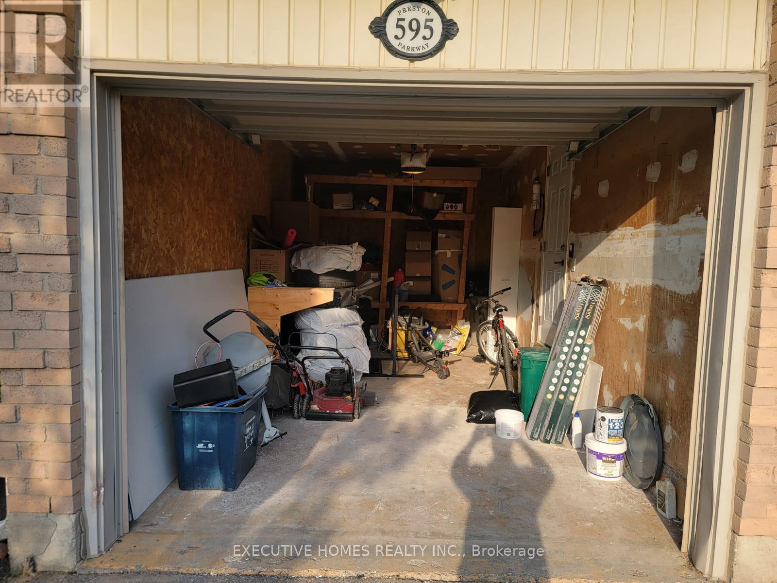 Property at 595 PRESTON PARKWAY image 5