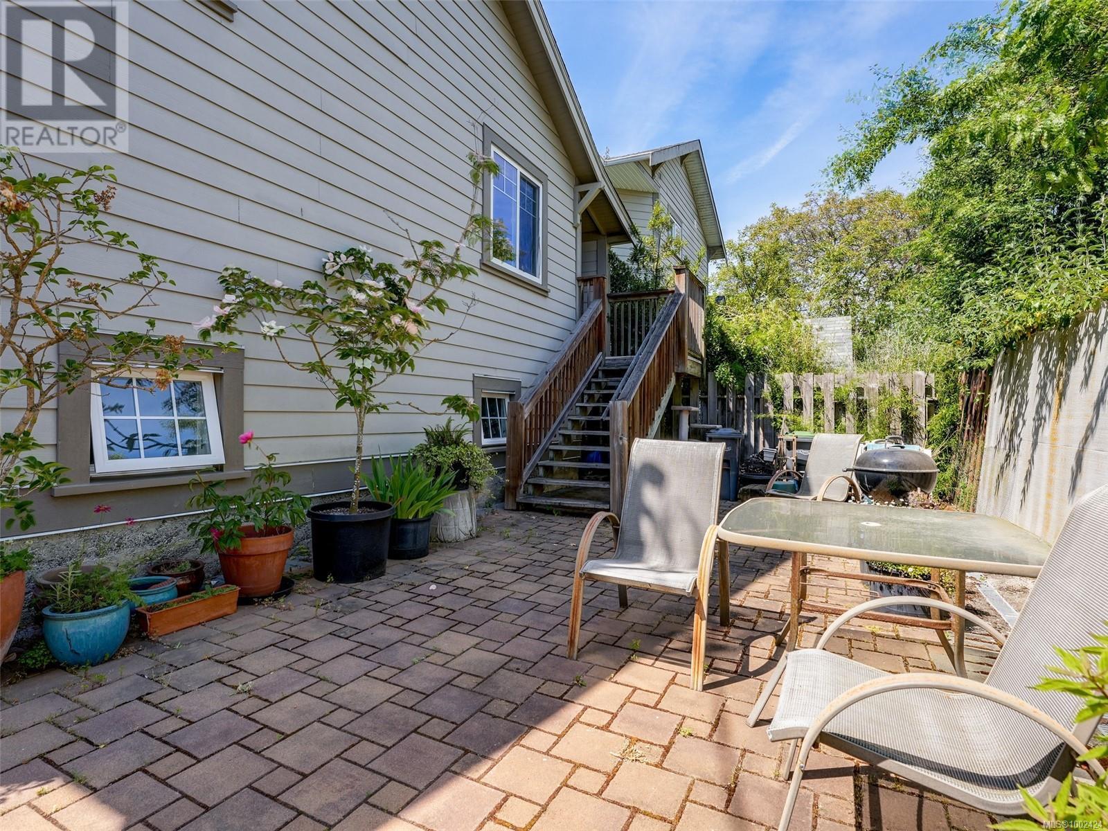 Property at 866A Old Esquimalt Rd image 3