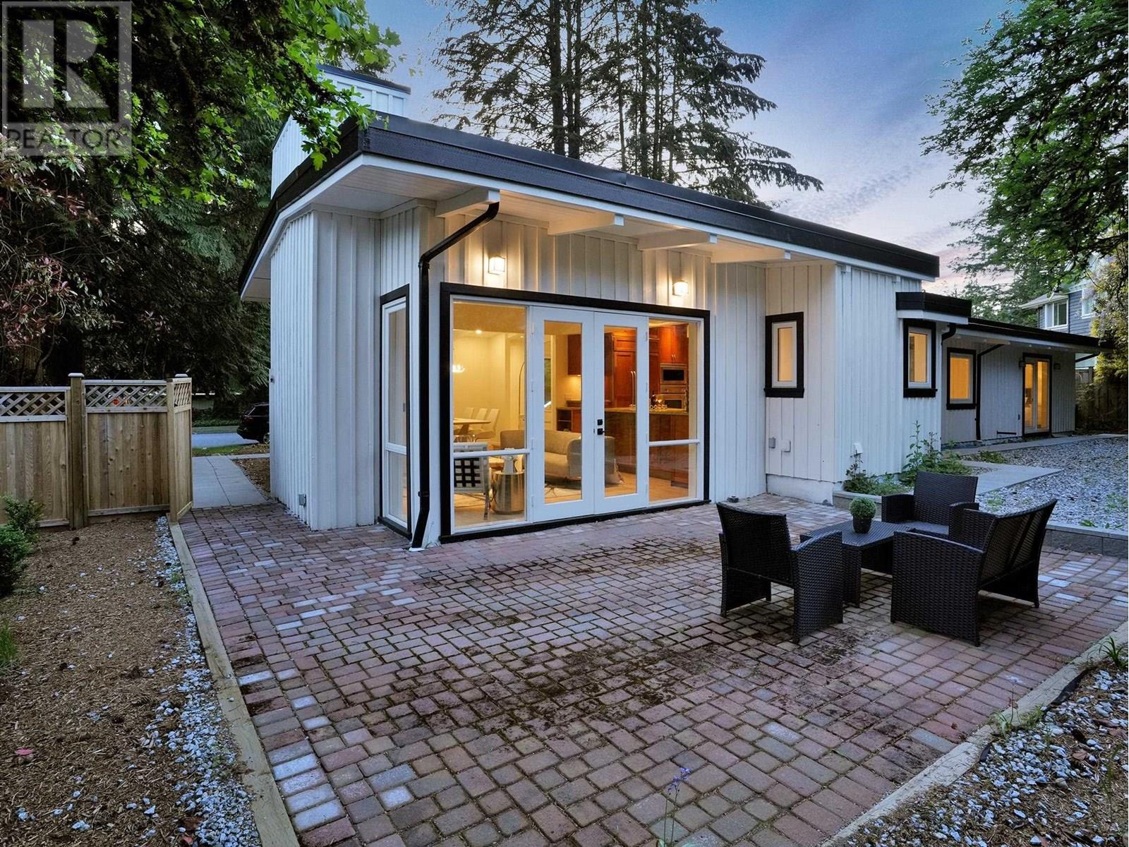 Property at 4692 GLENWOOD AVENUE image 3