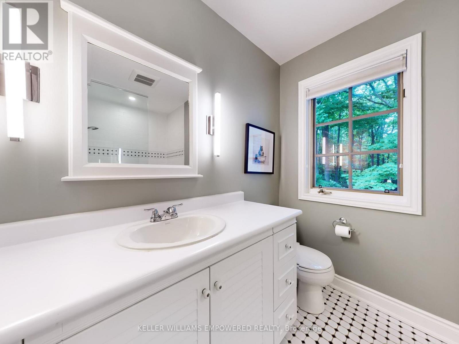 204 Forest Ridge Road, Richmond Hill, Ontario  L4E 3L8 - Photo 29 - N12257763
