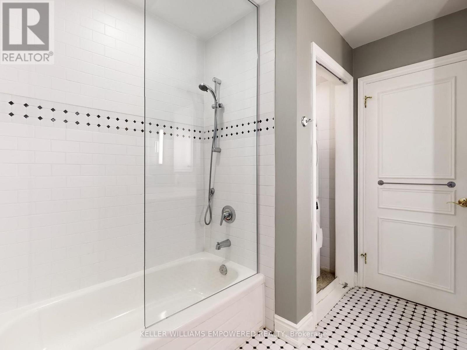 204 Forest Ridge Road, Richmond Hill, Ontario  L4E 3L8 - Photo 30 - N12257763