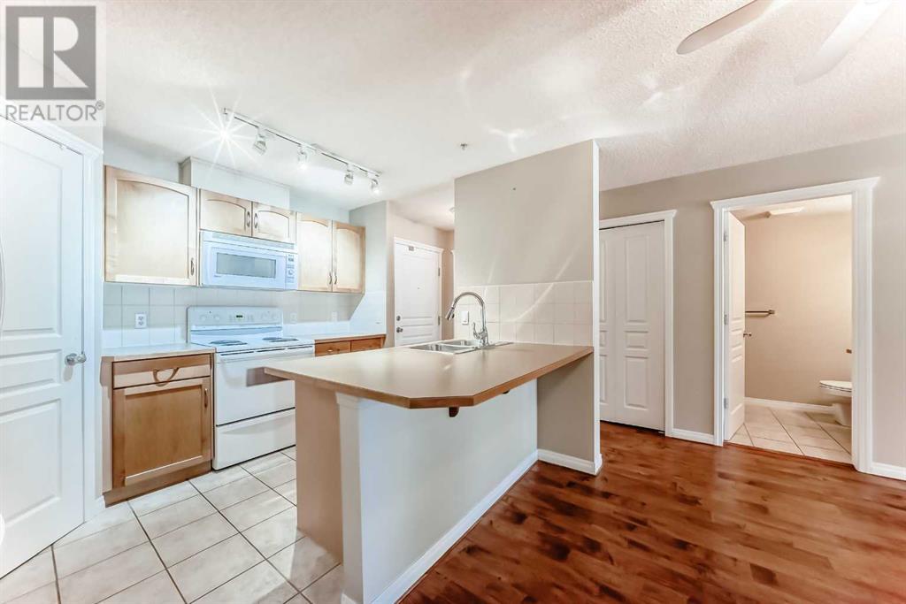 Property at 303, 40 Parkridge View SE image 3