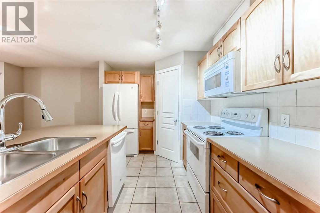 Property at 303, 40 Parkridge View SE image 4