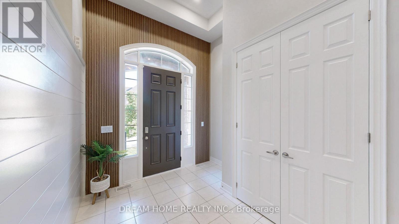 Property at 69 BLENHEIM CIRCLE image 2