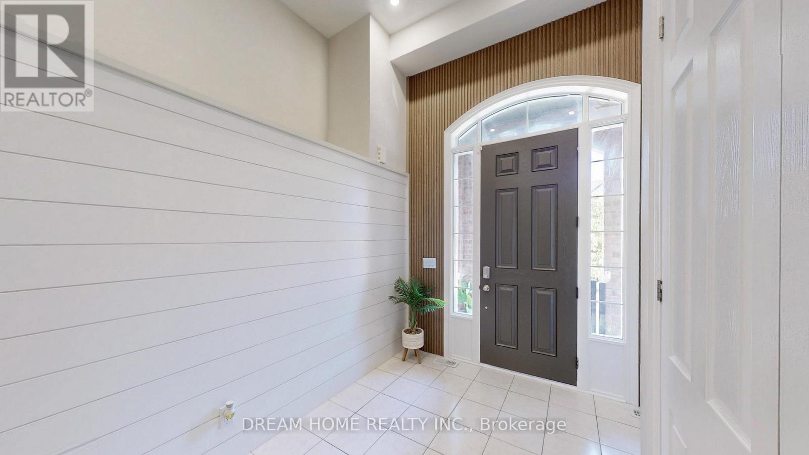 Property at 69 BLENHEIM CIRCLE image 3