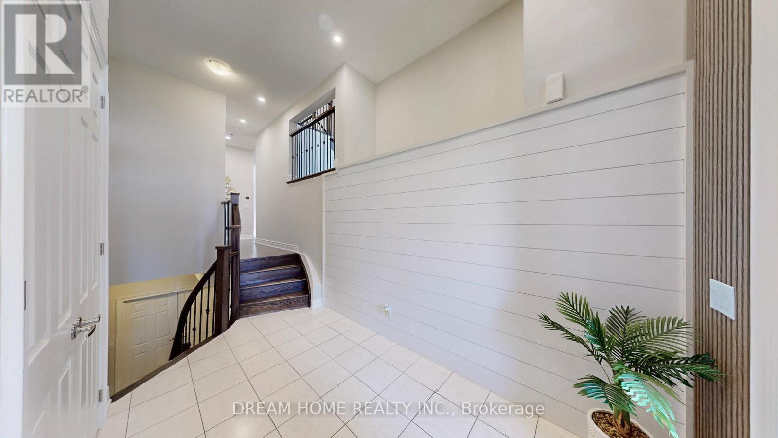 Property at 69 BLENHEIM CIRCLE image 4