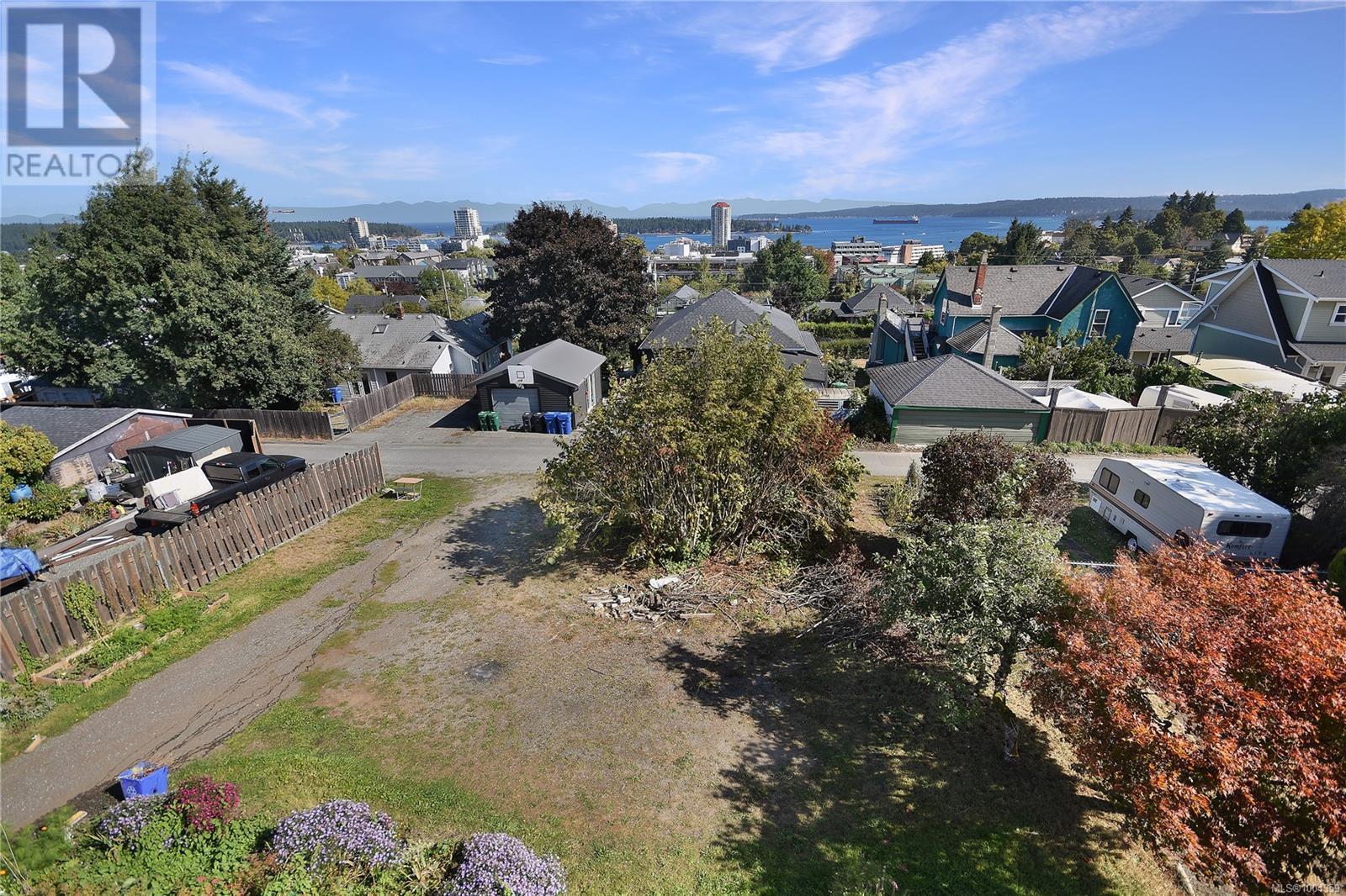 Property at 418 Kennedy St image 3
