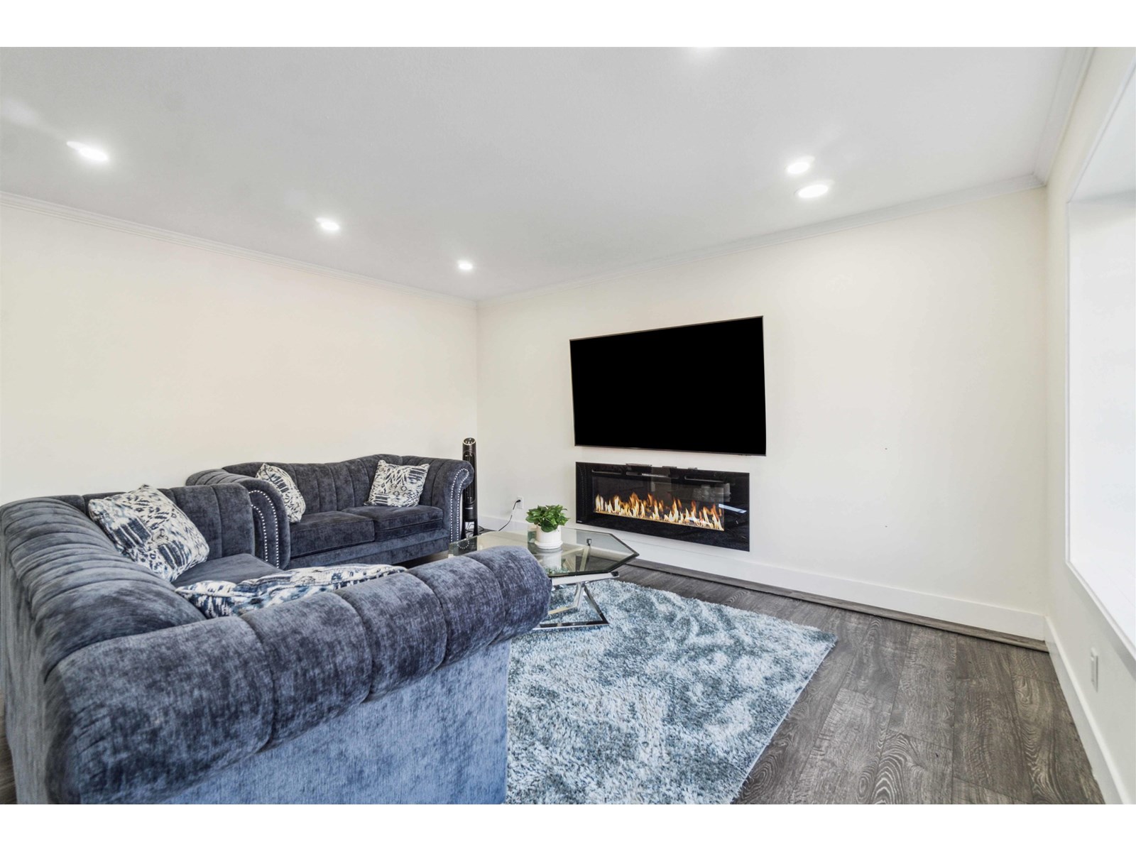 Property at 15598 ROPER AVENUE image 4