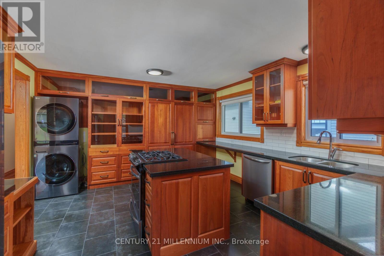 Property at 338 WALNUT STREET image 3