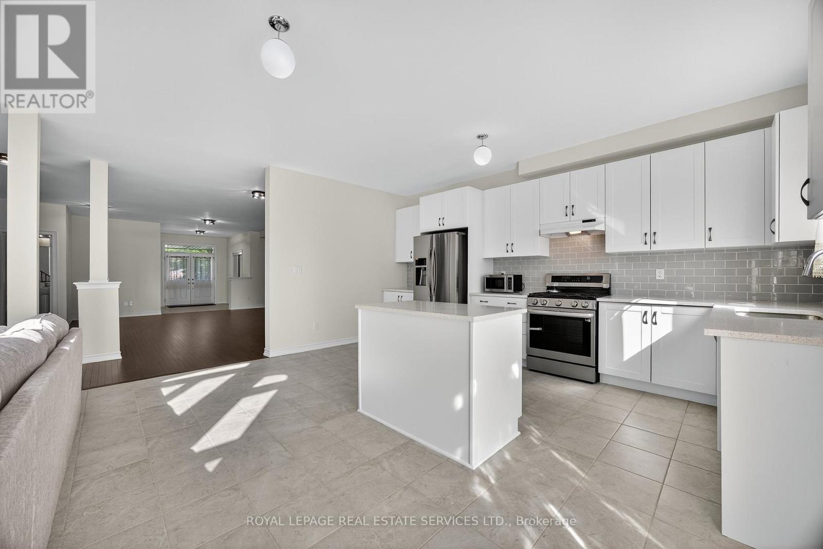 33 Pearl Street, Wasaga Beach, Ontario  L9Z 1J6 - Photo 14 - S12257792