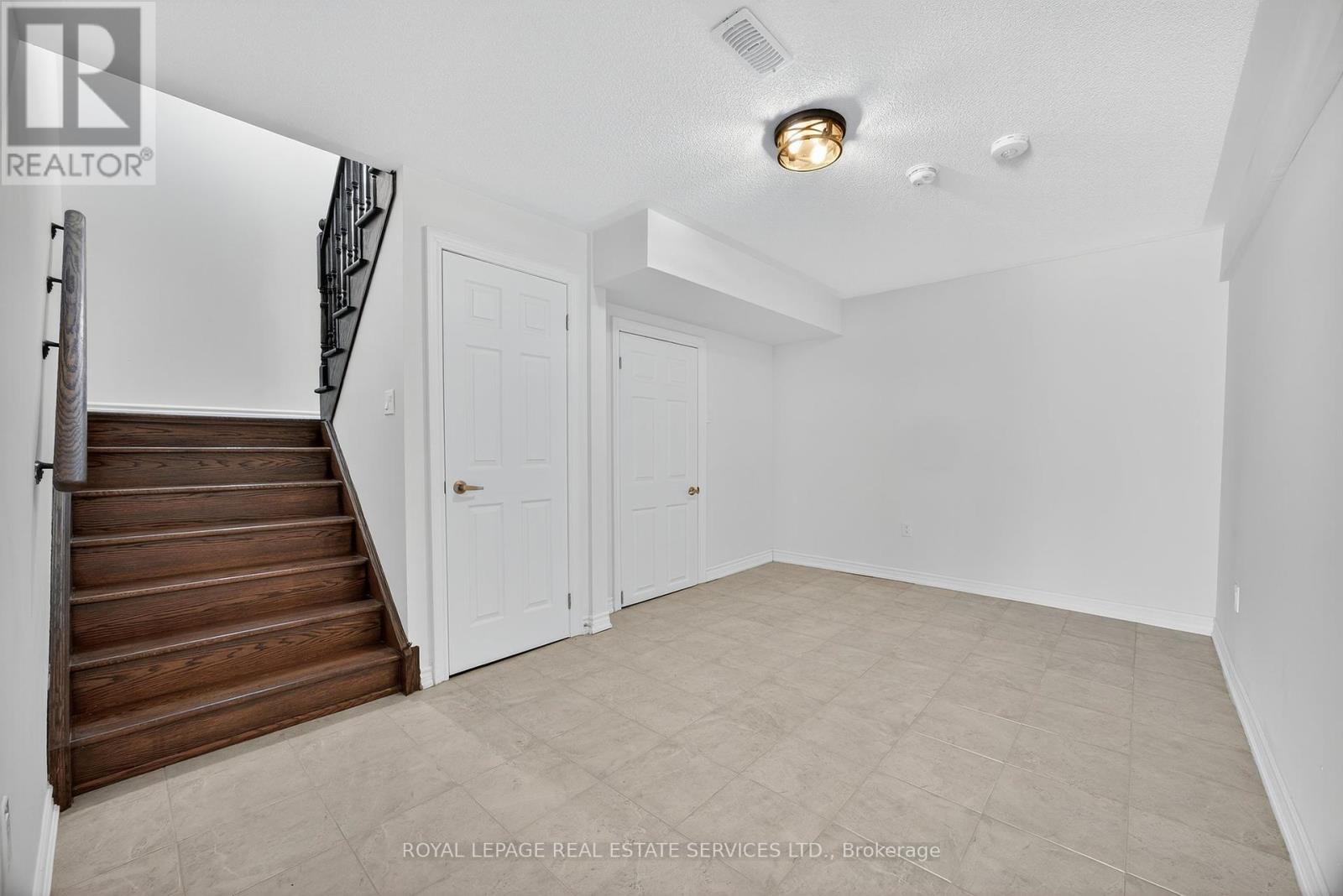 33 Pearl Street, Wasaga Beach, Ontario  L9Z 1J6 - Photo 36 - S12257792