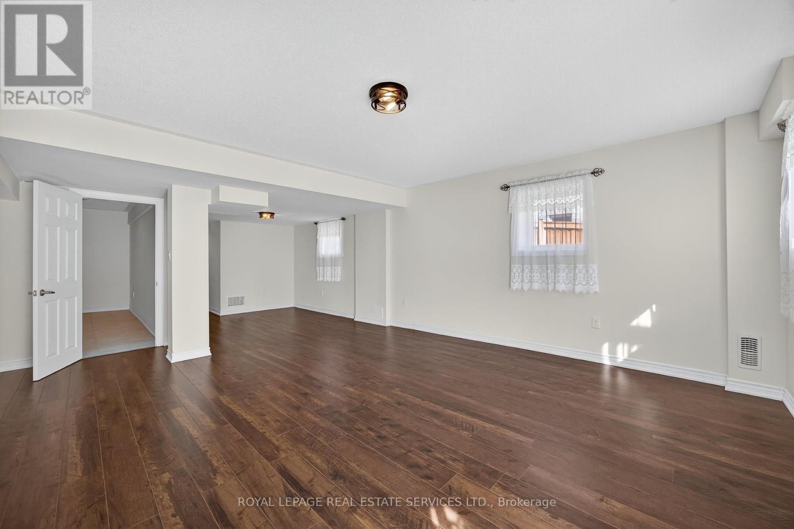 33 Pearl Street, Wasaga Beach, Ontario  L9Z 1J6 - Photo 39 - S12257792