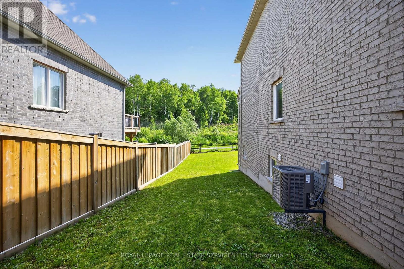 33 Pearl Street, Wasaga Beach, Ontario  L9Z 1J6 - Photo 44 - S12257792