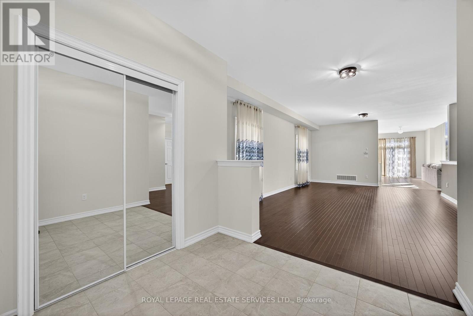 33 Pearl Street, Wasaga Beach, Ontario  L9Z 1J6 - Photo 6 - S12257792