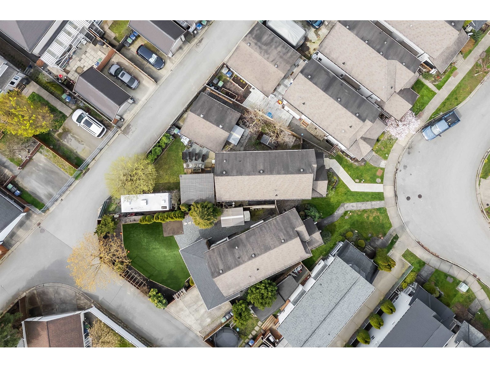 Property at 6651 184A STREET image 3