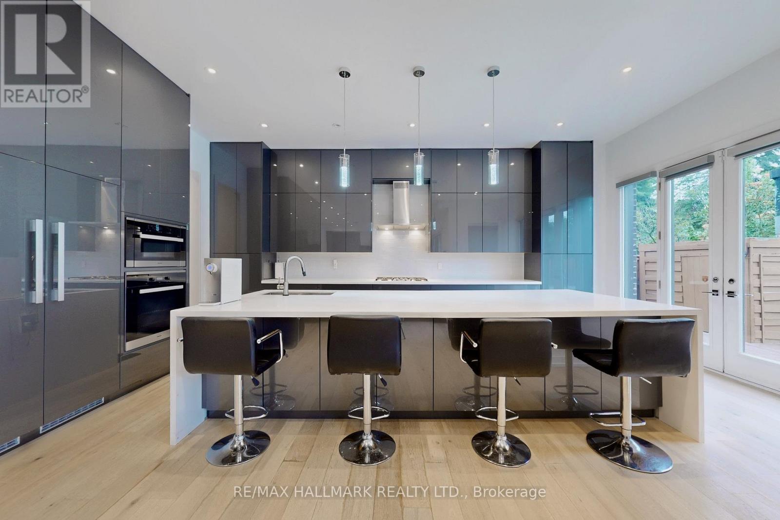 114 Lloyd Manor Road, Toronto, Ontario  M9B 5J9 - Photo 15 - W12257794