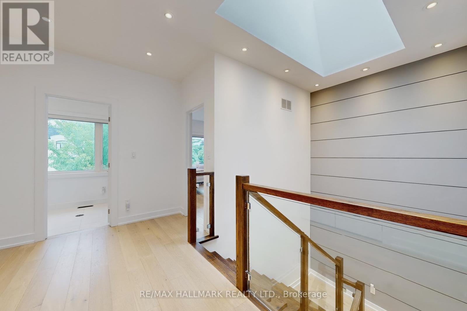 114 Lloyd Manor Road, Toronto, Ontario  M9B 5J9 - Photo 21 - W12257794
