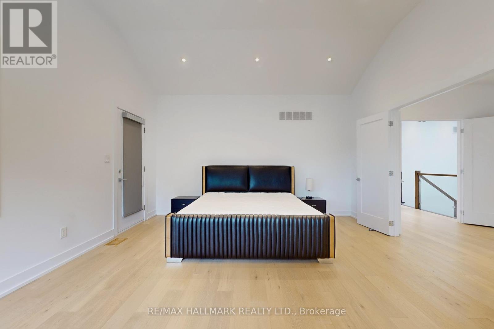 114 Lloyd Manor Road, Toronto, Ontario  M9B 5J9 - Photo 23 - W12257794