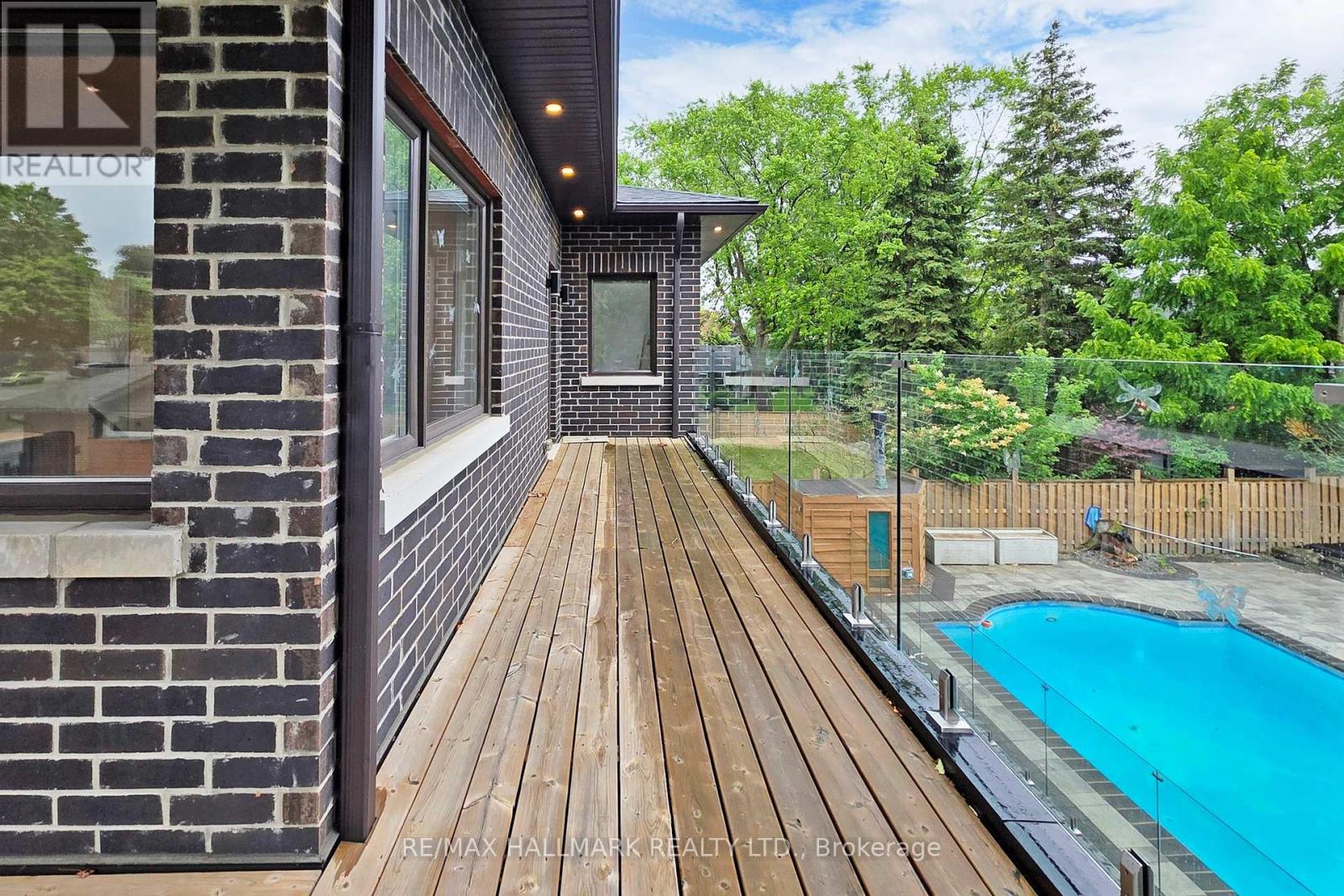 114 Lloyd Manor Road, Toronto, Ontario  M9B 5J9 - Photo 25 - W12257794