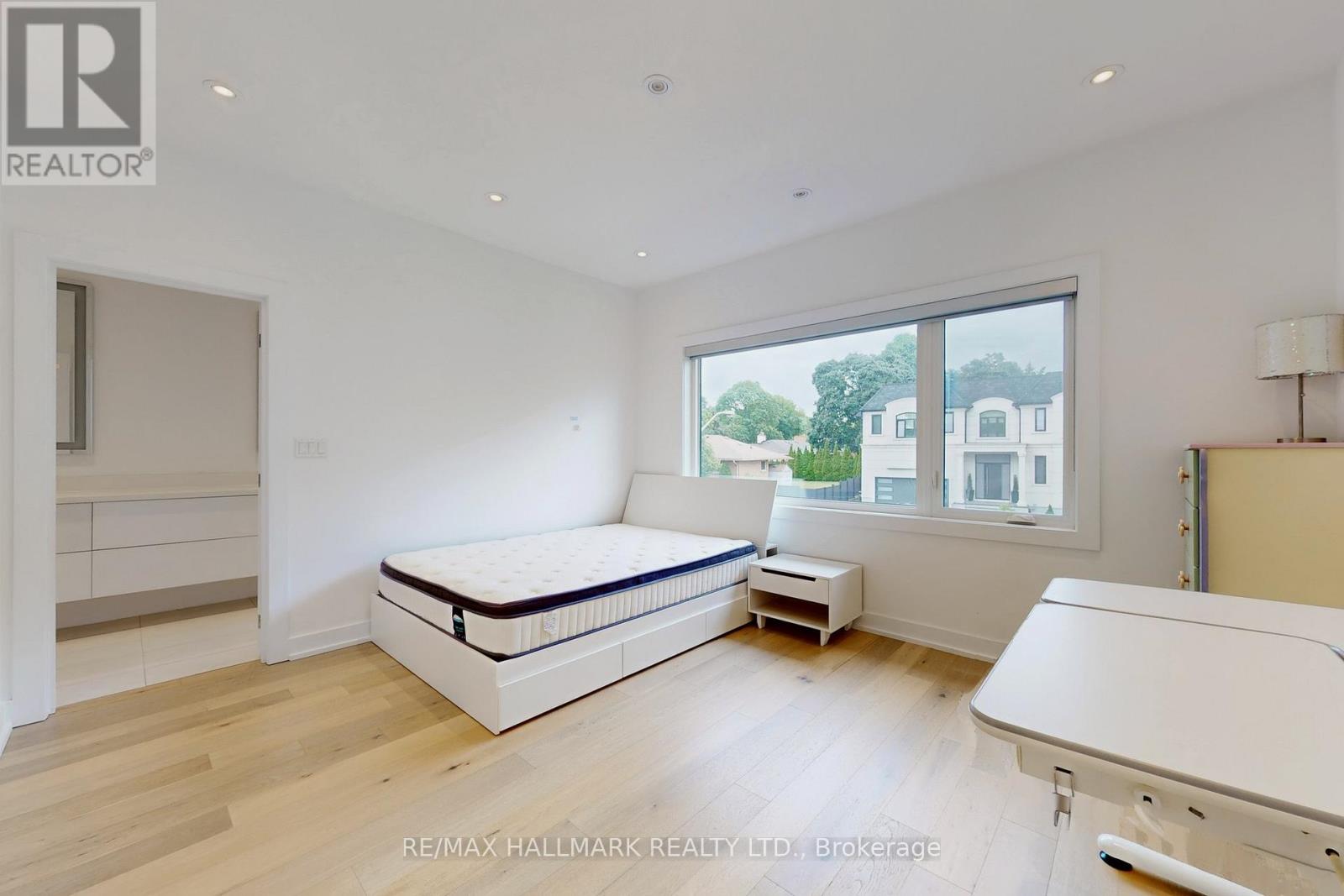 114 Lloyd Manor Road, Toronto, Ontario  M9B 5J9 - Photo 31 - W12257794