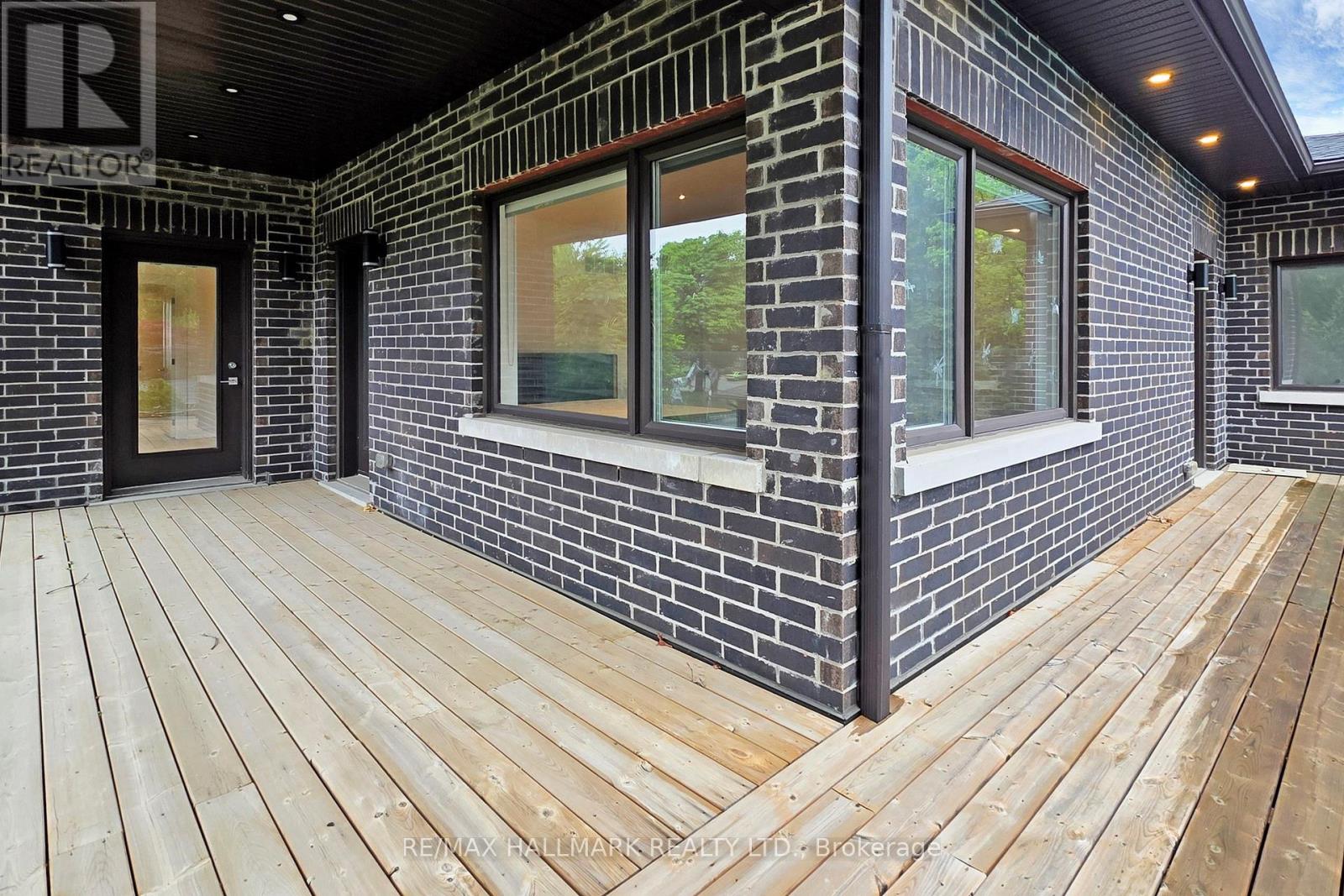 114 Lloyd Manor Road, Toronto, Ontario  M9B 5J9 - Photo 33 - W12257794