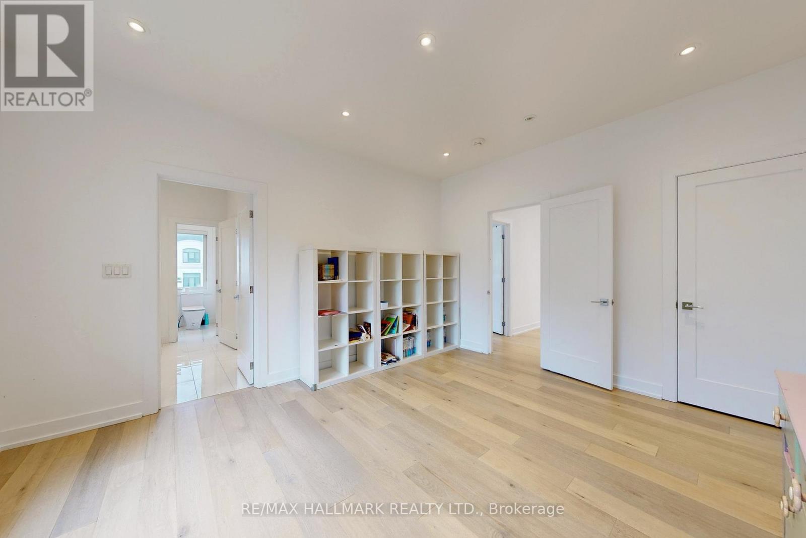 114 Lloyd Manor Road, Toronto, Ontario  M9B 5J9 - Photo 34 - W12257794