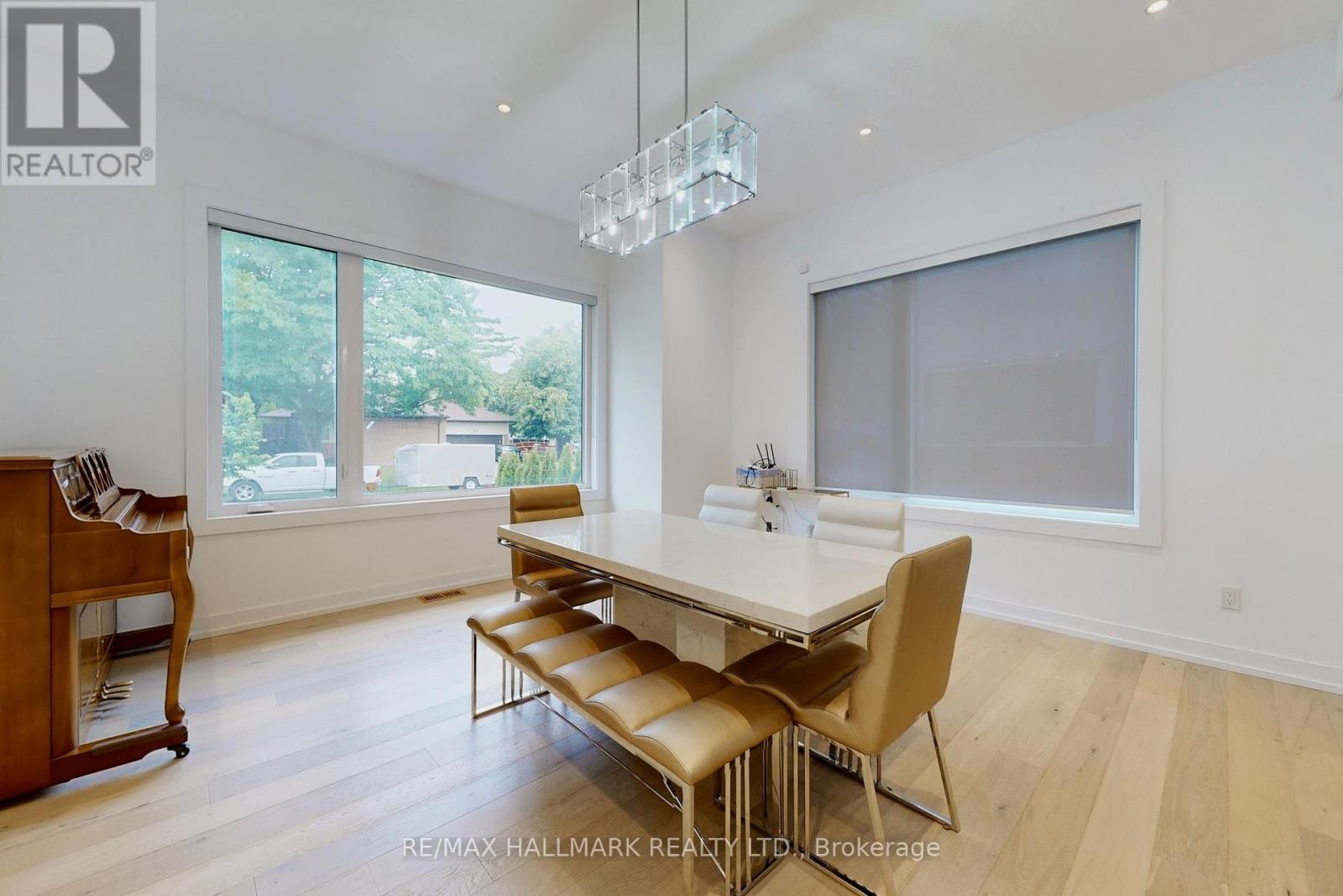 114 Lloyd Manor Road, Toronto, Ontario  M9B 5J9 - Photo 7 - W12257794