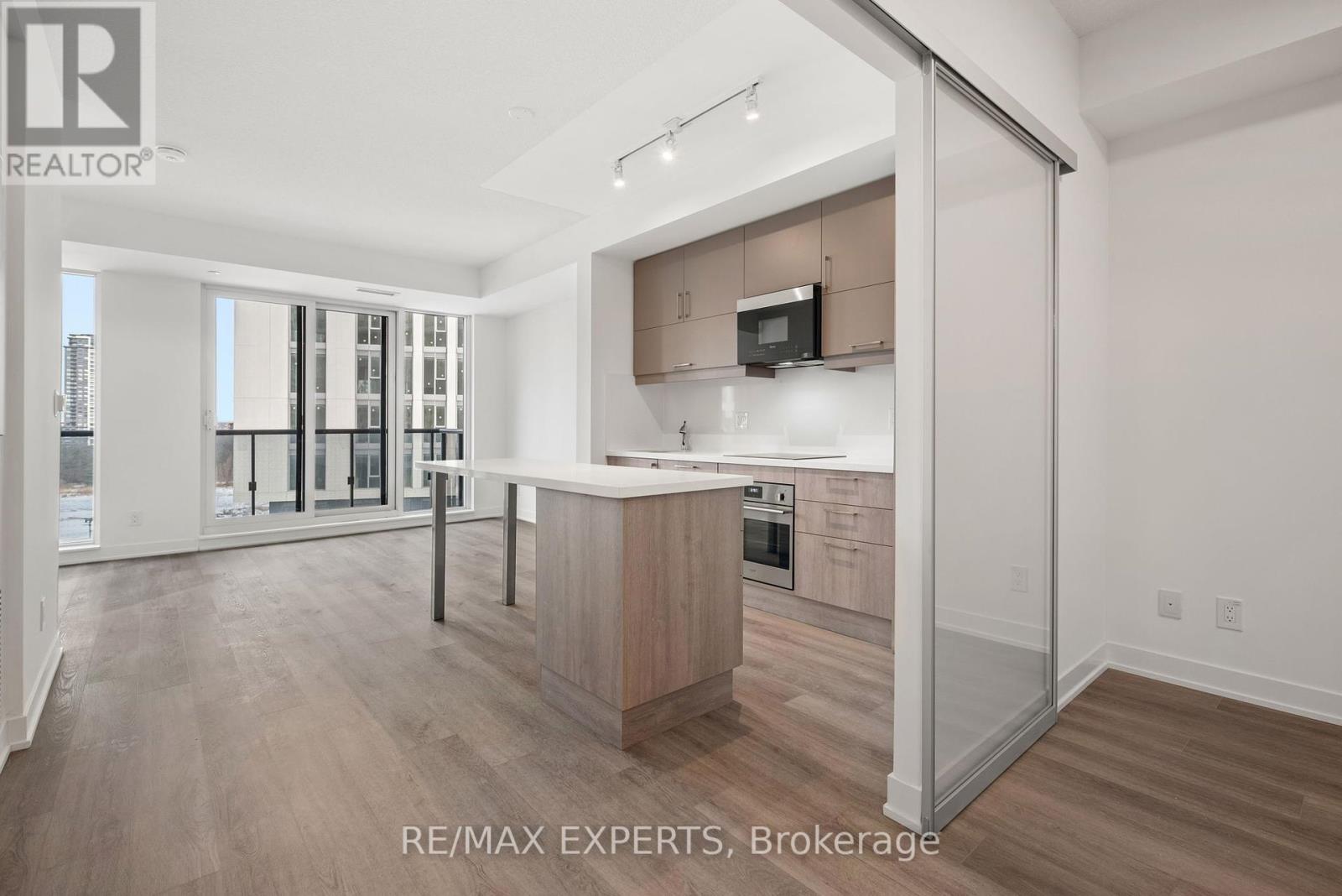 828 - 8119 Birchmount Road, Markham, Ontario L6G 0H5 - Photo 6 - N12255584