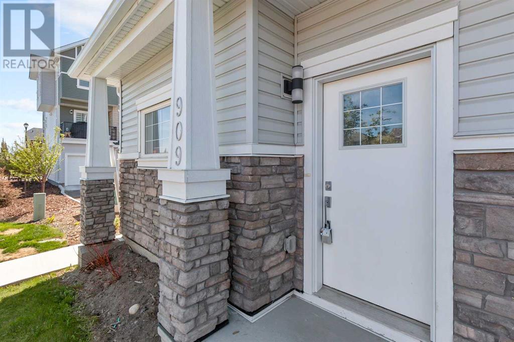Property at 909, 115 Sagewood Drive SW image 2