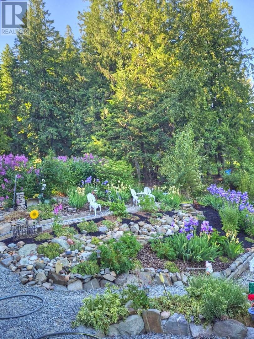 1137 36th Avenue N, Creston, British Columbia  V0B 1G1 - Photo 10 - 10354050