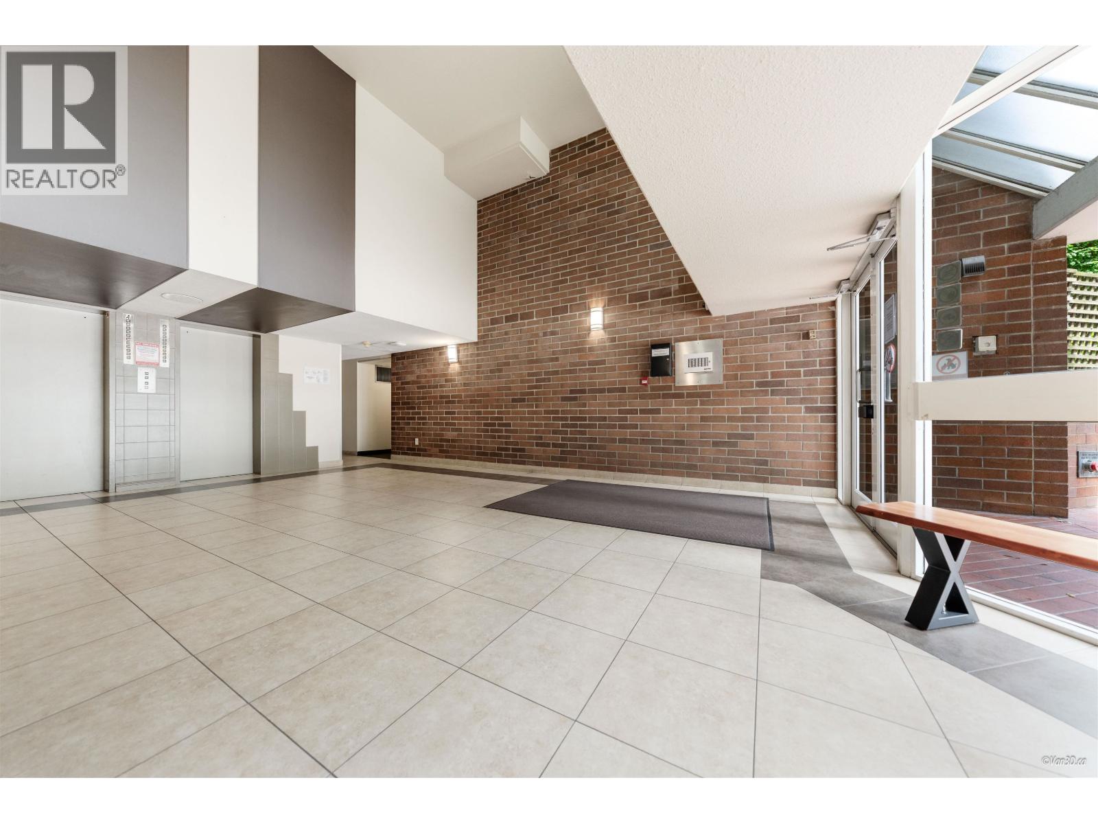 914 950 Drake Street, Vancouver, British Columbia  V6Z 2B9 - Photo 4 - R3021757