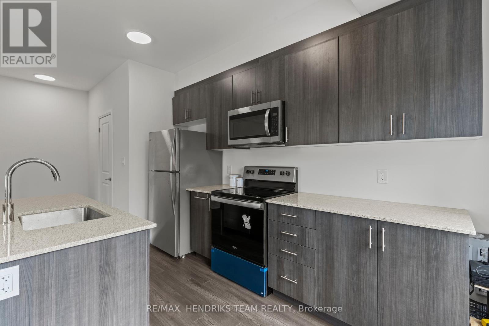 48 Sidney Rose Common, St. Catharines, Ontario  L2T 0B3 - Photo 14 - X12257875